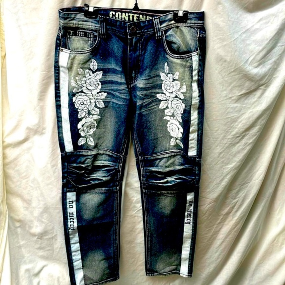 NEW!!! Contender embroidered, faded distressed men 34x30
